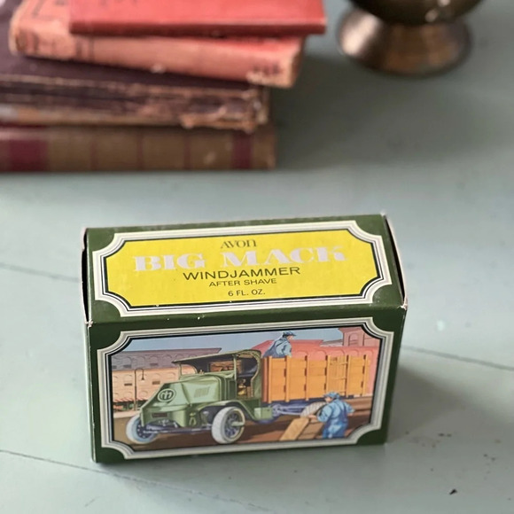 Vintage Avon 1973 Unused Full Big Mack Truck Windjammer After Shave 6oz with Box - Picture 2 of 7